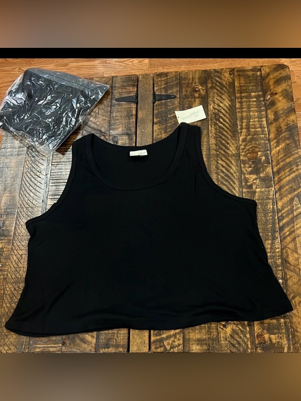 2 Universal Thread Black Boxy Crop Tank Tops